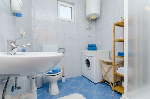 Apartment (A1) | Bathroom | Towels