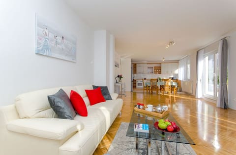 Apartment (A1) | Living room