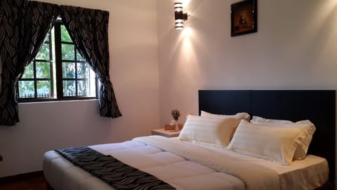 Standard Room | Desk, iron/ironing board, free WiFi