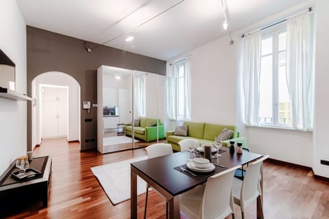 30-inch TV with digital channels