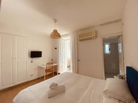 Standard Room, Balcony | In-room safe, desk, free WiFi, bed sheets