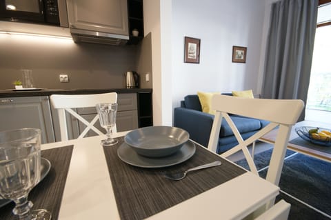 Classic Apartment (ul. Wypoczynkowa 34A) | In-room dining