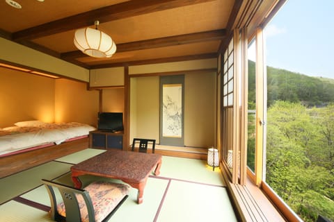 [Kawakurumi] Japanese-Western style suite 12 tatami with semi-open-air hot spring bath Non smoking | Balcony view