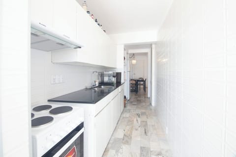 Comfort Apartment | Private kitchen | Fridge, microwave, oven, dishwasher