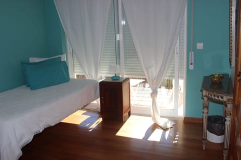 Double Room, Shared Bathroom, Sea View (Turquoise Ocean) | In-room safe, free WiFi, bed sheets