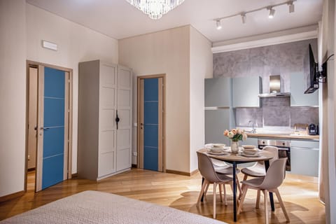 Room, Balcony, Courtyard View | Private kitchen | Espresso maker, coffee/tea maker, electric kettle, coffee grinder