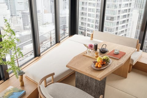 Premier Suite, 1 King Bed, Corner (Tatami) | Premium bedding, down comforters, pillowtop beds, minibar