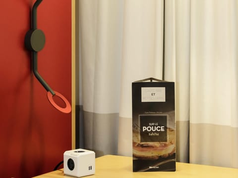 Standard Room, 2 Twin Beds | Premium bedding, desk, laptop workspace, blackout drapes