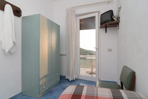 Single Room | Soundproofing, free WiFi, bed sheets