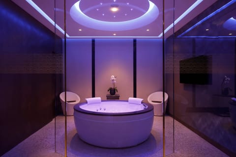 Couples treatment rooms, sauna, steam room, Turkish bath