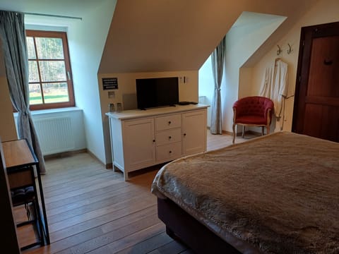 Soundproofing, free WiFi