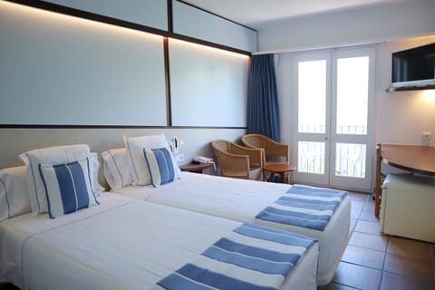 Traditional Double Room | In-room safe, free WiFi