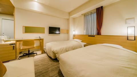 Executive Twin Room, Non Smoking | Premium bedding, desk, soundproofing, iron/ironing board