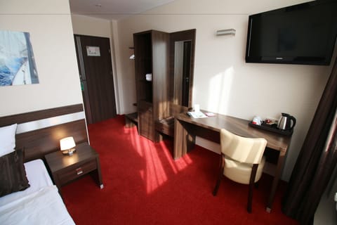 Standard Single Room, 1 Single Bed, Courtyard Area | Room amenity