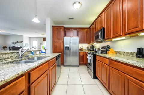 Condo (Premium Lake View Condo, Vista Cay - ) | Private kitchen