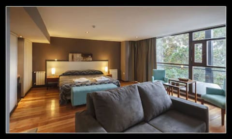 Deluxe Suite, Lake View | Egyptian cotton sheets, premium bedding, pillowtop beds, minibar