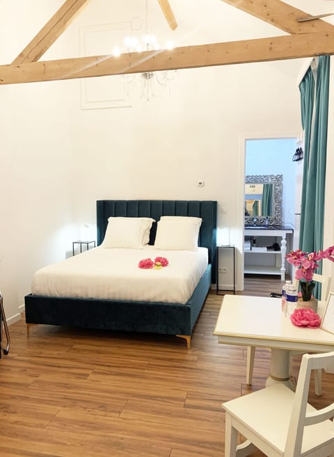 1 bedroom, free minibar items, individually decorated