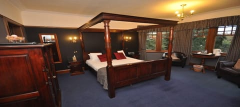 Superior Double Room, Ensuite | Individually decorated, soundproofing, iron/ironing board, free WiFi