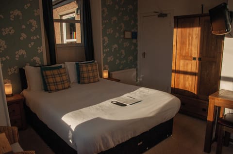 Iron/ironing board, free WiFi, bed sheets, wheelchair access