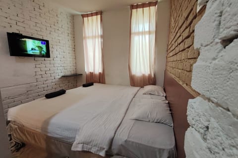 Deluxe Room | Desk, iron/ironing board, free WiFi, bed sheets