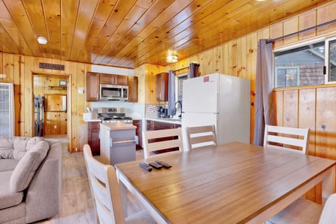 Cabin, Multiple Beds, Patio, Mountain View (108) | Private kitchen | Coffee/tea maker