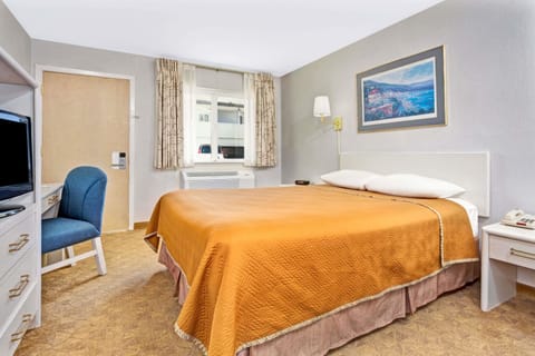 Double Room | In-room safe, desk, iron/ironing board, free cribs/infant beds