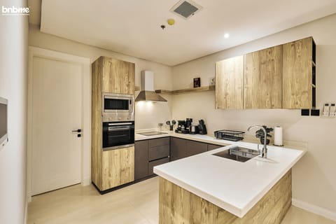 Apartment | Private kitchen | Fridge, microwave, oven, stovetop