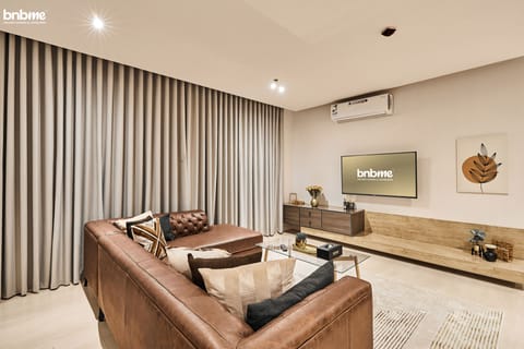 Apartment | Living area | 42-inch LCD TV with satellite channels, Netflix, streaming services