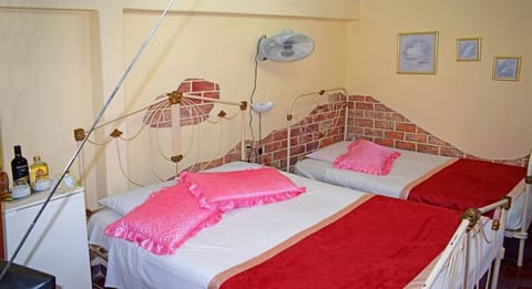 Basic Double Room, Garden View | Premium bedding, in-room safe, individually decorated, desk