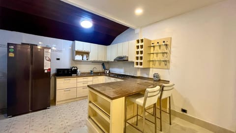 House, 2 Bedrooms, Accessible, Garden View | Private kitchen