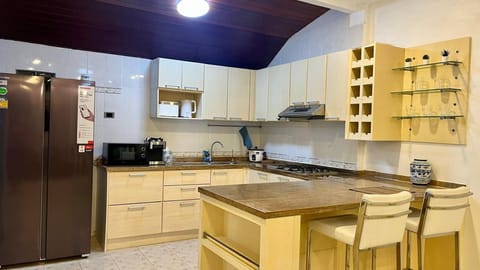 House, 2 Bedrooms, Accessible, Garden View | Private kitchen