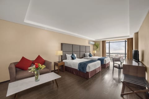 Premiere Twin Room | Premium bedding, minibar, in-room safe, desk