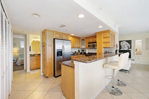 Family Apartment, Accessible, Non Smoking | Private kitchen | Fridge, microwave, oven, stovetop