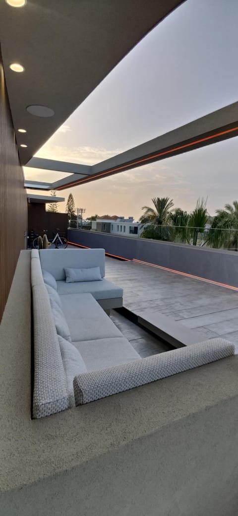 Signature Penthouse, Partial Ocean View | Terrace/patio