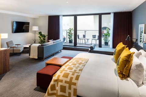 Room (Alfresco) | Egyptian cotton sheets, premium bedding, minibar, in-room safe