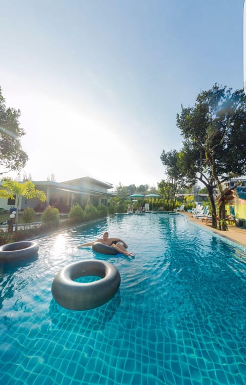 Outdoor pool, sun loungers