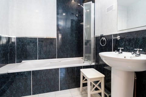 Superior Room, Mountain View | Bathroom