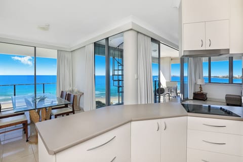 3 Bedroom Ocean View Standard Penthouse | Private kitchen | Full-size fridge, microwave, oven, dishwasher