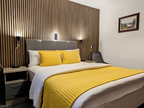 Double Room | Free WiFi, bed sheets