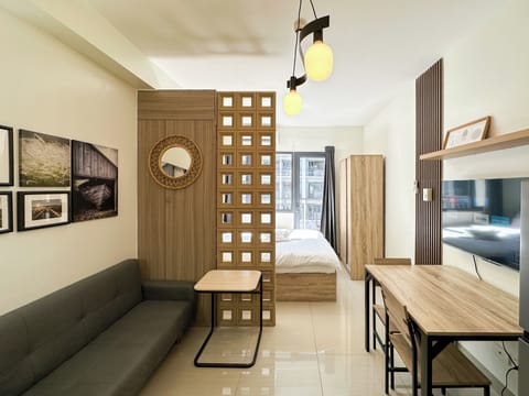 Design Condo, 1 Bedroom, Kitchen | In-room dining