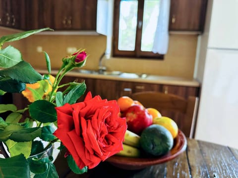 House, 1 Bedroom, Garden View | Food and drink