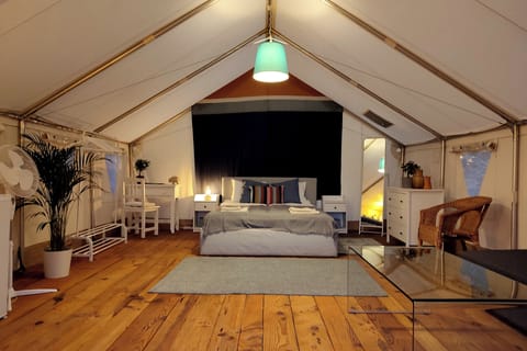 Luxury Tent, 1 Queen Bed with Sofa bed, Non Smoking, Garden View | Individually decorated, individually furnished, bed sheets