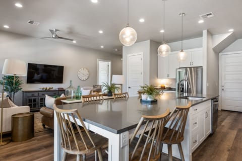Townhome, 5 Bedrooms | Private kitchen | Fridge, oven, coffee/tea maker, toaster