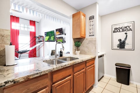 Townhome, Multiple Beds, Hot Tub, Garden View | Private kitchen | Fridge, microwave, oven, stovetop