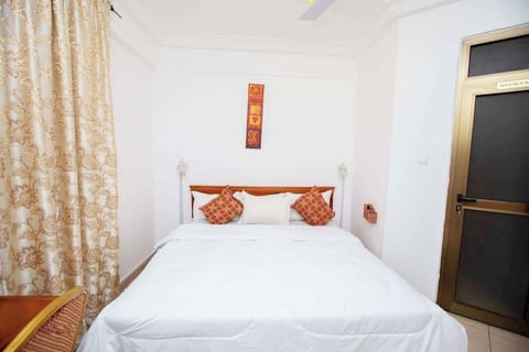 Standard Double or Twin Room | Desk, laptop workspace, free WiFi, bed sheets