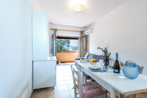 Family Apartment, 1 Bedroom (Monte Majore House 70B) | Private kitchen | Fridge, oven, stovetop, coffee/tea maker