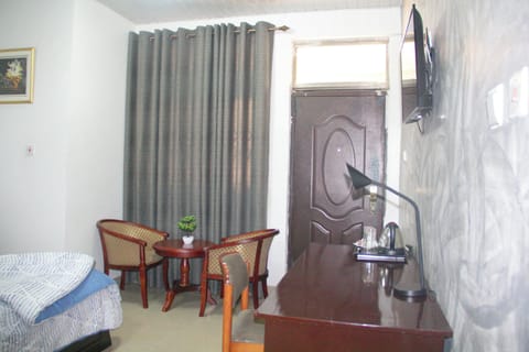 Standard Room, 1 Double Bed, Accessible, Private Bathroom | In-room safe, free WiFi