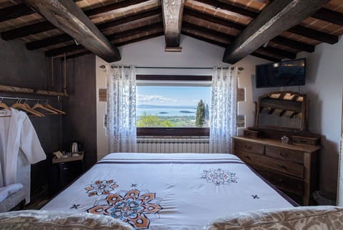 Room, 1 Queen Bed, Lake View | View from room