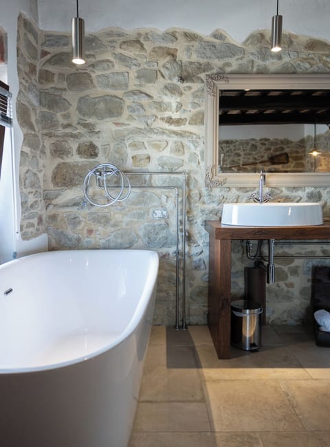 Room, 1 Queen Bed, Lake View | Frette Italian sheets, premium bedding, down comforters, minibar