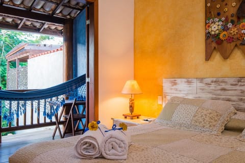 Suite (Oeste) | Minibar, individually decorated, iron/ironing board, free WiFi